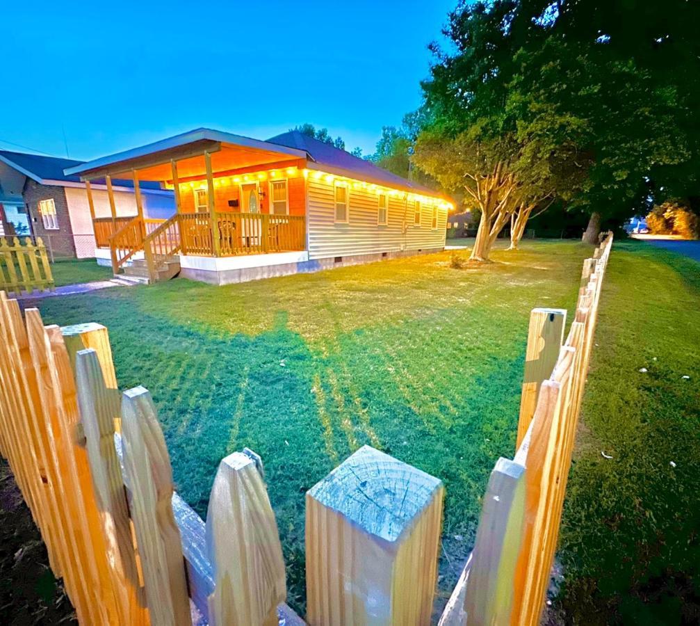Cottage In Heart Of Colonial Beach, 7 Mins Walk To The Beach Экстерьер фото